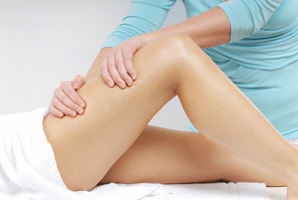 Durchführung einer Massage bei Krampfadern der unteren Extremitäten
